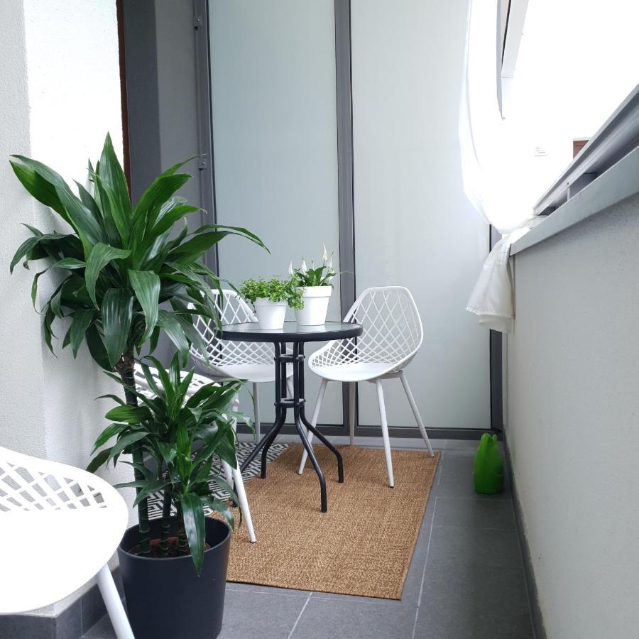 Appartement Bit Eccentric With The Balcony à Varsovie Extérieur photo